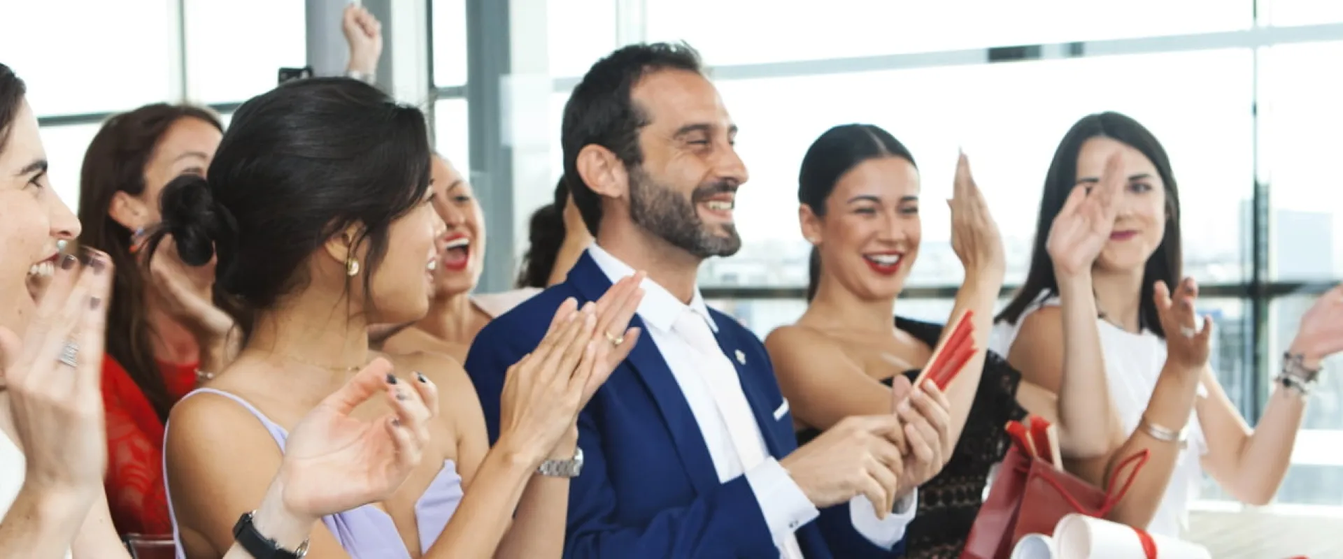 cabecera-supdeluxe cabecera-supdeluxe